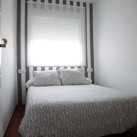 キャンプ場 Valle Niza Playa ベナハラフェ